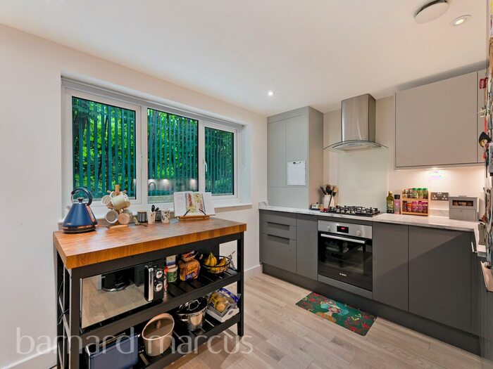 1 Bedroom Flat To Rent In Windmill Lane, Hanwell, UB2