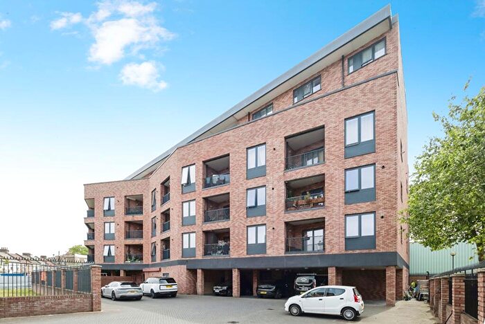 1 Bedroom Flat For Sale In Barking Road, London, E16