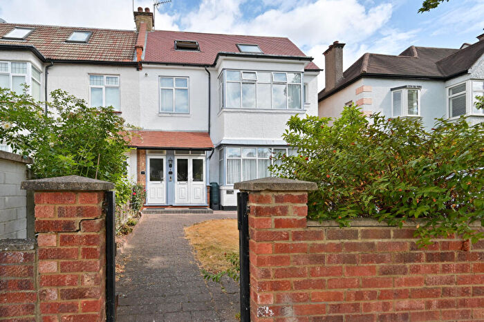 Studio To Rent In Chatsworth Road, , Willesden Green, London, NW2