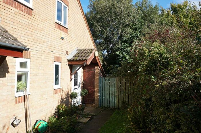 1 Bedroom House For Sale In Brookside, Woodford Halse, NN11