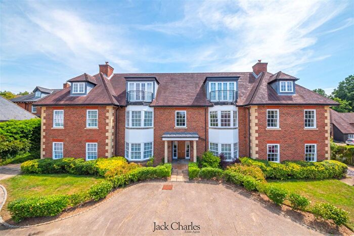 2 Bedroom Flat For Sale In Long Mill Lane, Platt, Sevenoaks, TN15