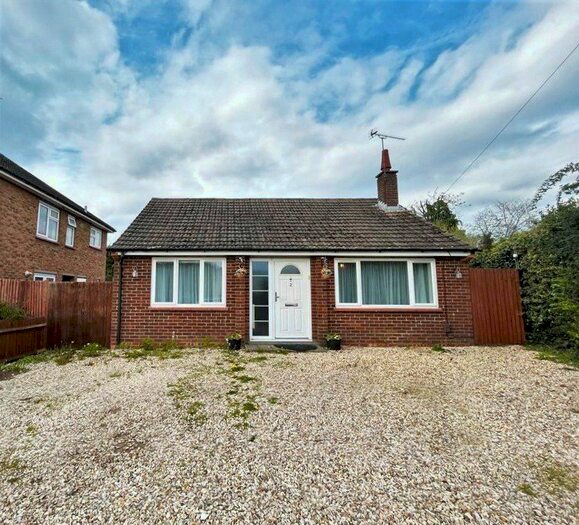2 Bedroom Bungalow For Sale In Longfield Road, Ash, Surrey, GU12