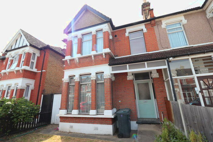 1 Bedroom Apartment To Rent In Seven Kings, IG3