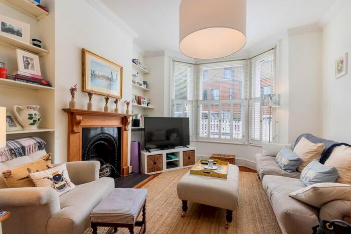 2 Bedroom Terraced House To Rent In Gayford Road, London, W12