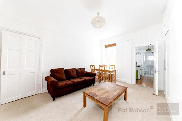 2 Bedroom Flat To Rent In Dilston Road, Newcastle Upon Tyne, NE4