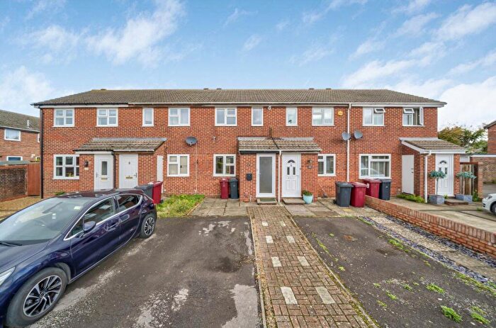 2 Bedroom House To Rent In Caernarvon Road, Chichester, PO19