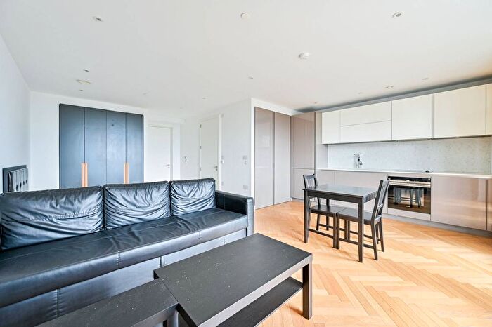 Studio To Rent In Southwark Bridge Road, Elephant And Castle, London, SE1