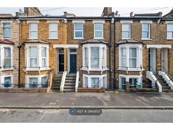 2 Bedroom Maisonette To Rent In Elswick Road, London, SE13
