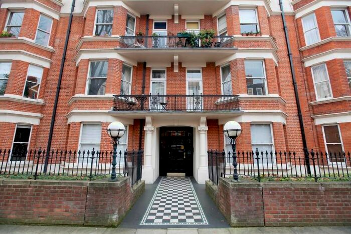 3 Bedroom Flat To Rent In Wymering Road, London, W9