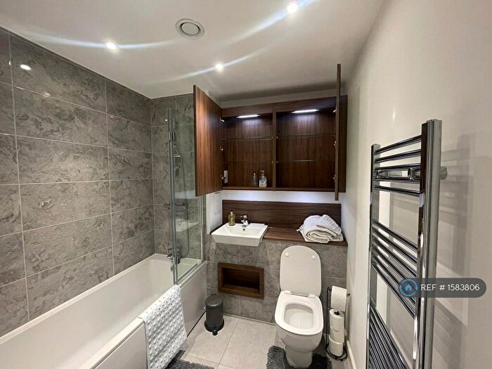 1 Bedroom Flat To Rent In Grosvenor Court, London, SE6