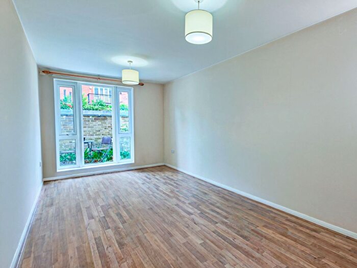 1 Bedroom Flat For Sale In Brewhouse Lane, Putney Wharf, SW15