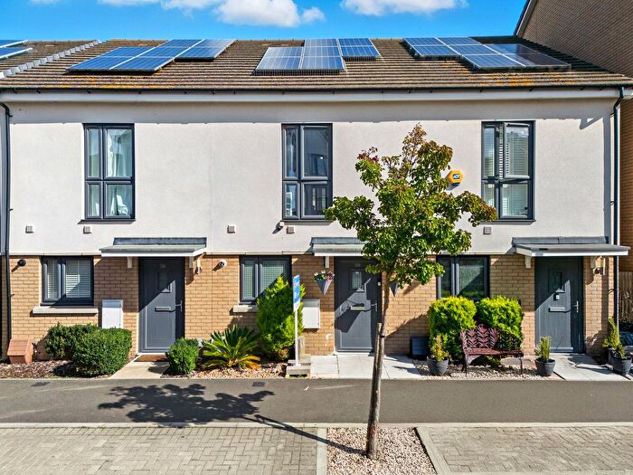 2 Bedroom Terraced House For Sale In Reservoir Way, Hainault, IG6