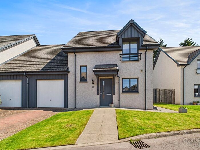 3 Bedroom Link Detached House For Sale In School Field Road, Rattray, Blairgowrie, PH10