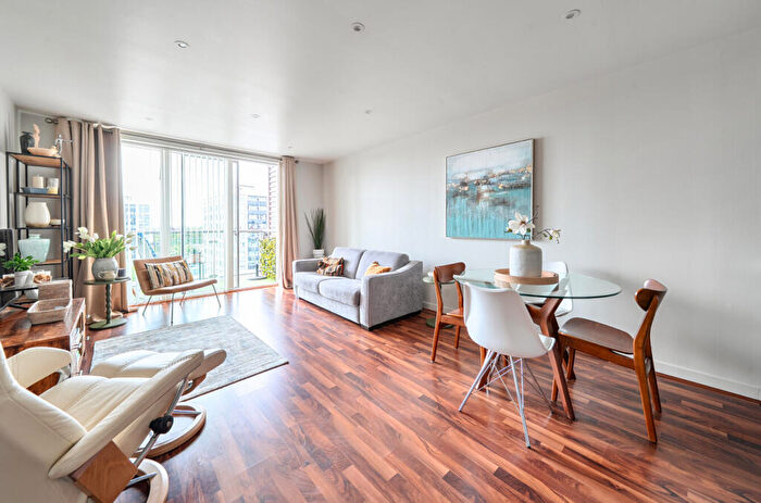 2 Bedroom Flat For Sale In The Heart, Walton On Thames, Surrey, KT12