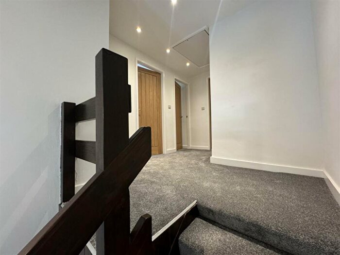 3 Bedroom Cottage To Rent In Woolrow Cottage, Birkhouse Road, Bailiff Bridge, Brighouse, HD6