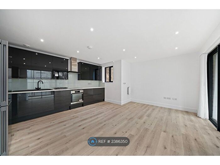 2 Bedroom Flat To Rent In Coomer Place, London, SW6