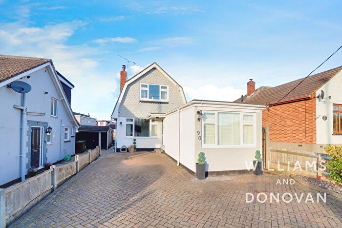 4 Bedroom Detached House For Sale In Clifton Avenue, Benfleet, SS7