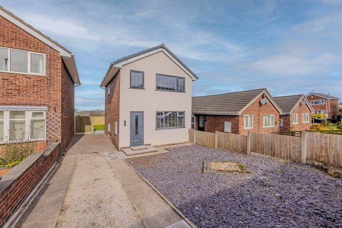 3 Bedroom Detached House To Rent In Brixham Close, Eaton Park, ST2