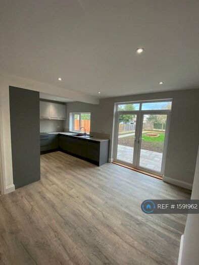 3 Bedroom Semi-Detached House To Rent In Richmond Rd, Rugby, CV21