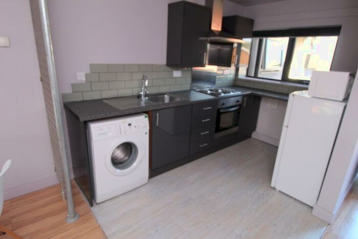 2 Bedroom Flat To Rent In Old Brickyard, Carlton, Nottingham, NG3