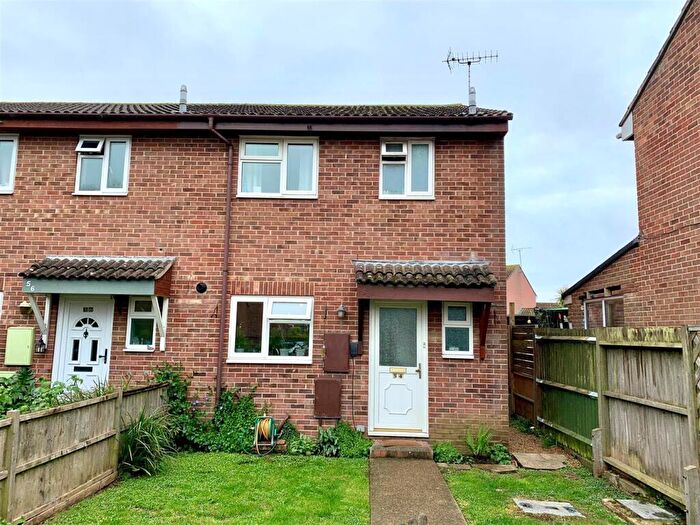 3 Bedroom End Of Terrace House To Rent In Johnson Way, Ford, BN18