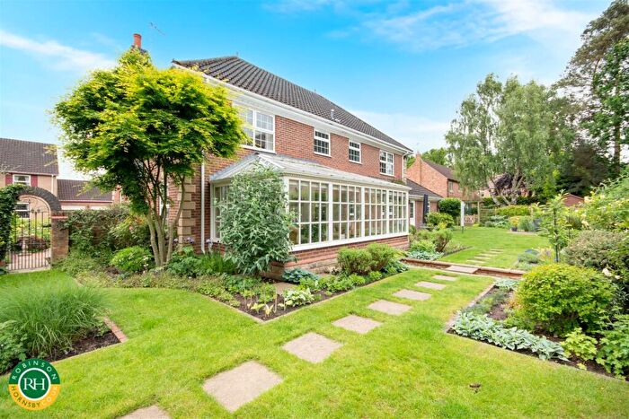 4 Bedroom Detached House For Sale In Oaklands, Bessacarr, Doncaster, DN4
