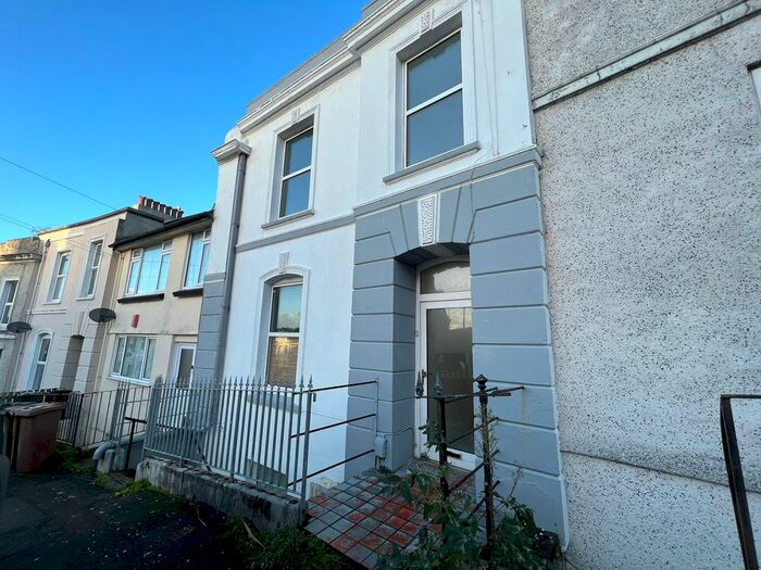 2 Bedroom Flat To Rent In Arundel Crescent, Plymouth PL1