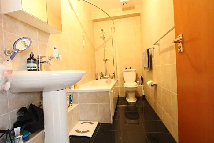 2 Bedroom Flat To Rent In Newington Causeway, Elephant And Castle, SE1