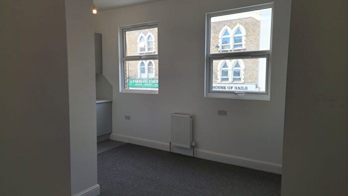Studio To Rent In Chatsworth Road, London, E5