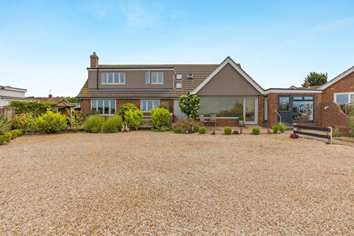 5 Bedroom Detached House For Sale In Cromer Road, Beeston Regis, Sheringham, NR26