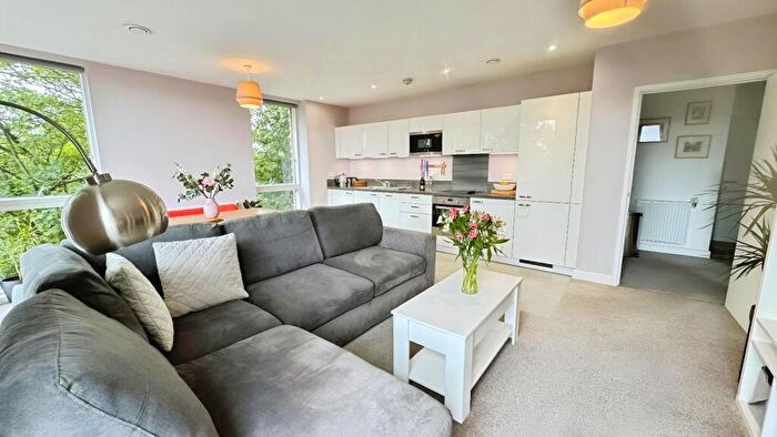 2 Bedroom Apartment For Sale In Adenmore Road, London, SE6