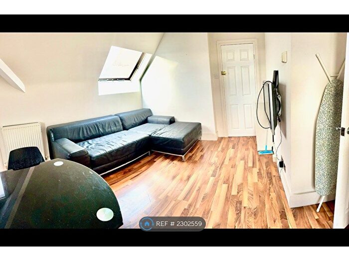 2 Bedroom Flat To Rent In Corfton Road, London, W5