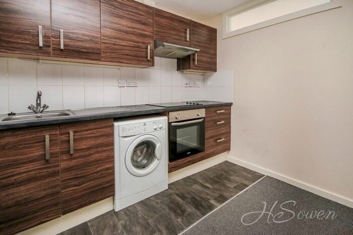 1 Bedroom Flat To Rent In St. Marychurch Road, Torquay, TQ1