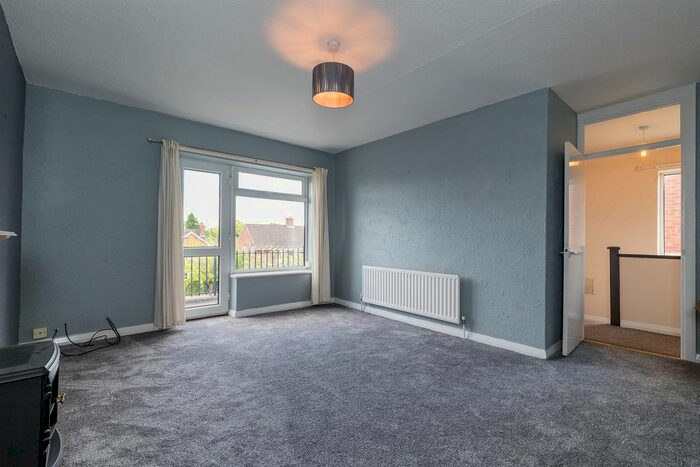 2 Bedroom Flat To Rent In Atherstone Road, Trentham, Stoke-On-Trent, ST4