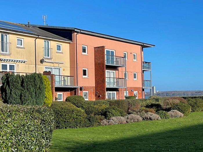 2 Bedroom Apartment For Sale In Davidson Close, Hythe, SO45