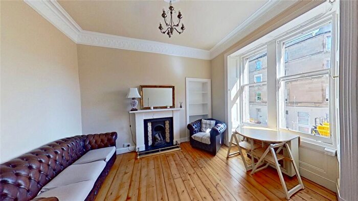 2 Bedroom Flat To Rent In Albert Street, Edinburgh, EH7