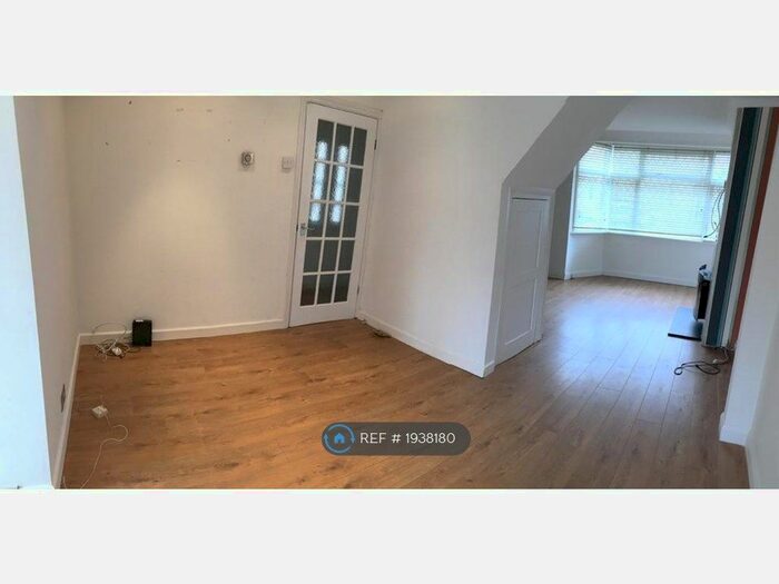 2 Bedroom End Of Terrace House To Rent In Hanover Avenue, Feltham, TW13