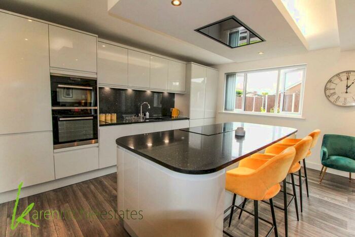 4 Bedroom Detached House For Sale In Sandray Close, Ladybridge, BL3