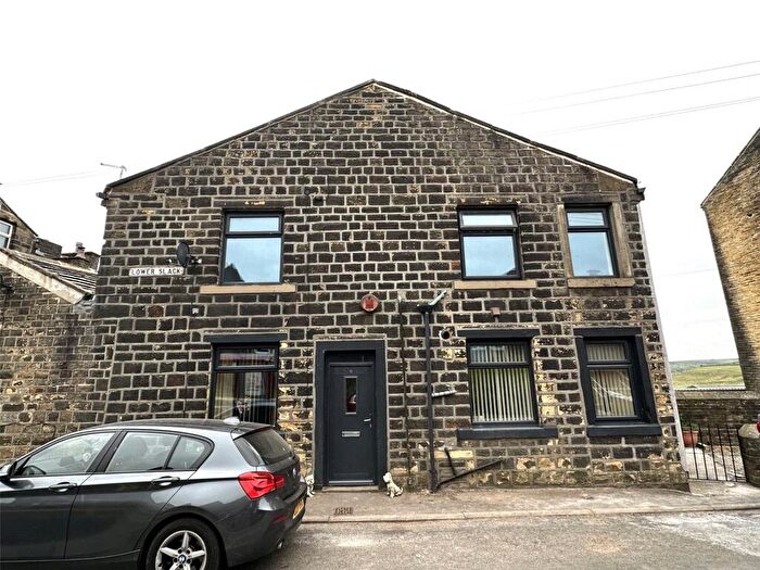 4 Bedroom End Of Terrace House For Sale In Lower Slack, Wainstalls, Halifax, HX2