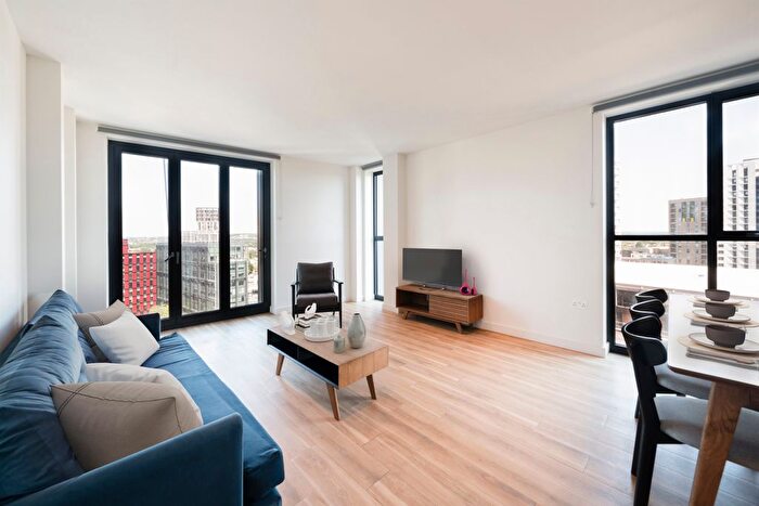 3 Bedroom Flat To Rent In George Street, Croydon, CR0