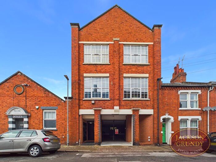 2 Bedroom Apartment For Sale In Roe Road, Abington, NN1