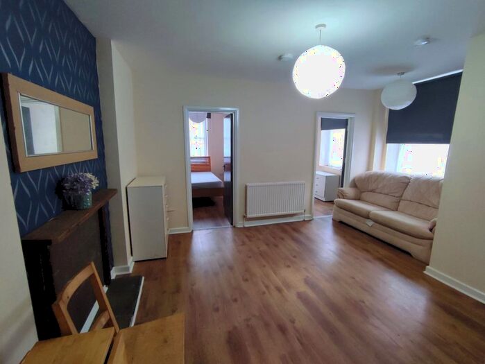 2 Bedroom Flat To Rent In Carlisle Street, Cardiff, CF24