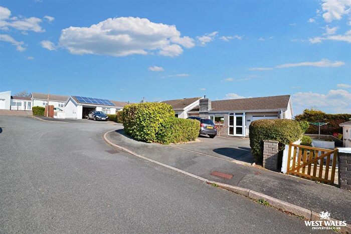 4 Bedroom Detached Bungalow For Sale In Hazel Grove, Llanstadwell, Milford Haven, SA73