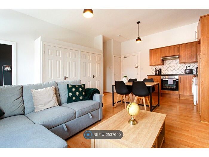1 Bedroom Flat To Rent In Foregate Street, Chester, CH1