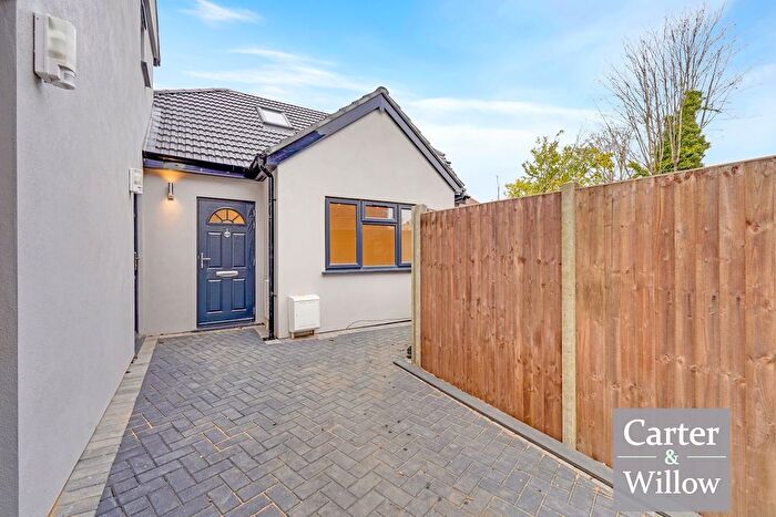 3 Bedroom Detached Bungalow For Sale In Neville Gardens, Dagenham, RM8