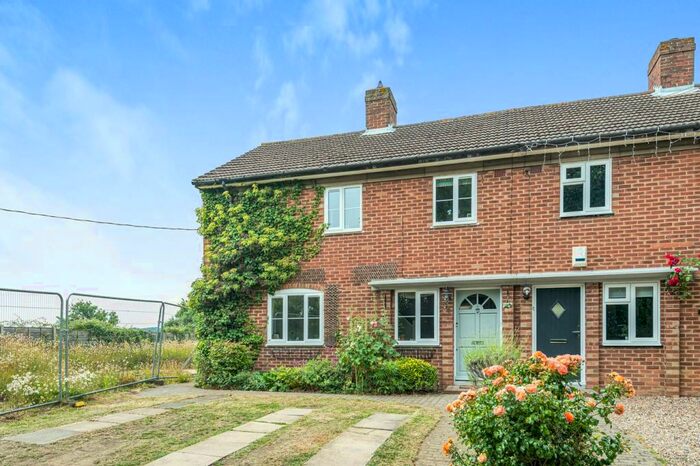 3 Bedroom Semi-Detached House For Sale In Fieldside Road, Pulloxhill, MK45