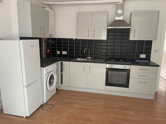 1 Bedroom Flat To Rent In Wych Hill Lane, GU22