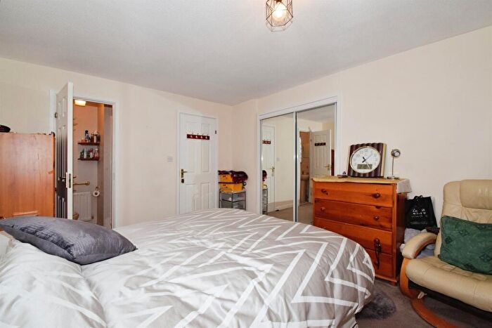 4 Bedroom Detached House For Sale In Poachers Place, Oadby, Leicester, LE2
