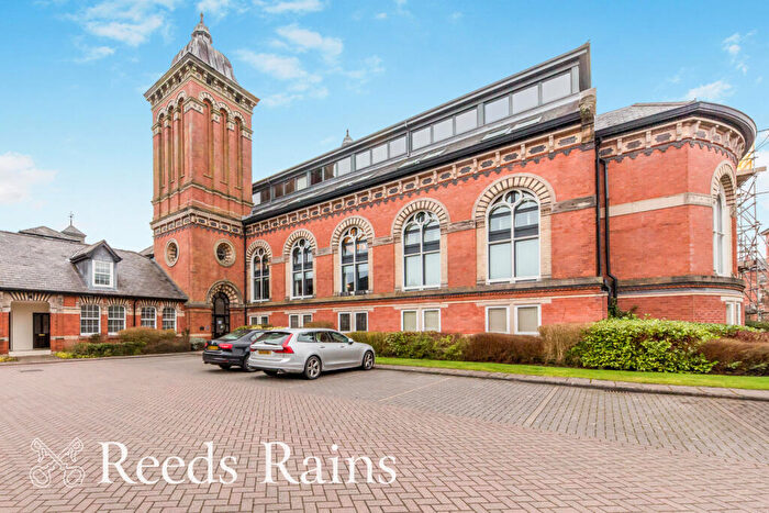 3 Bedroom Apartment For Sale In Pavilion Way, Macclesfield, Cheshire, SK10