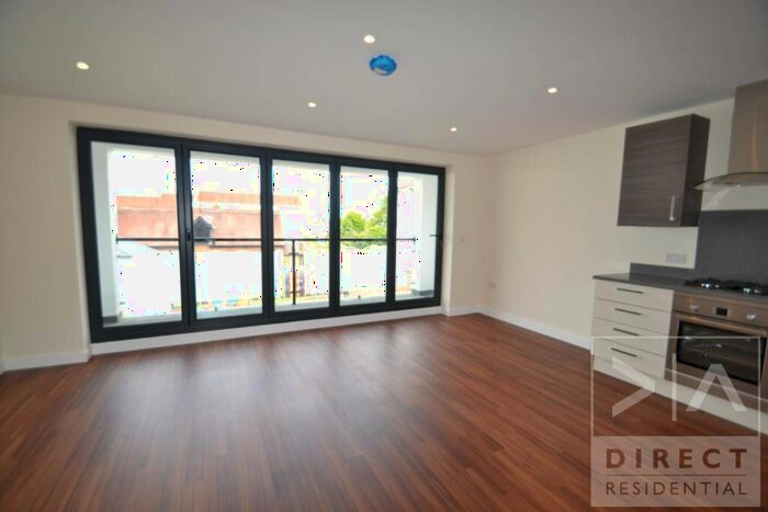 2 Bedroom Apartment To Rent In West Street, Epsom, KT18